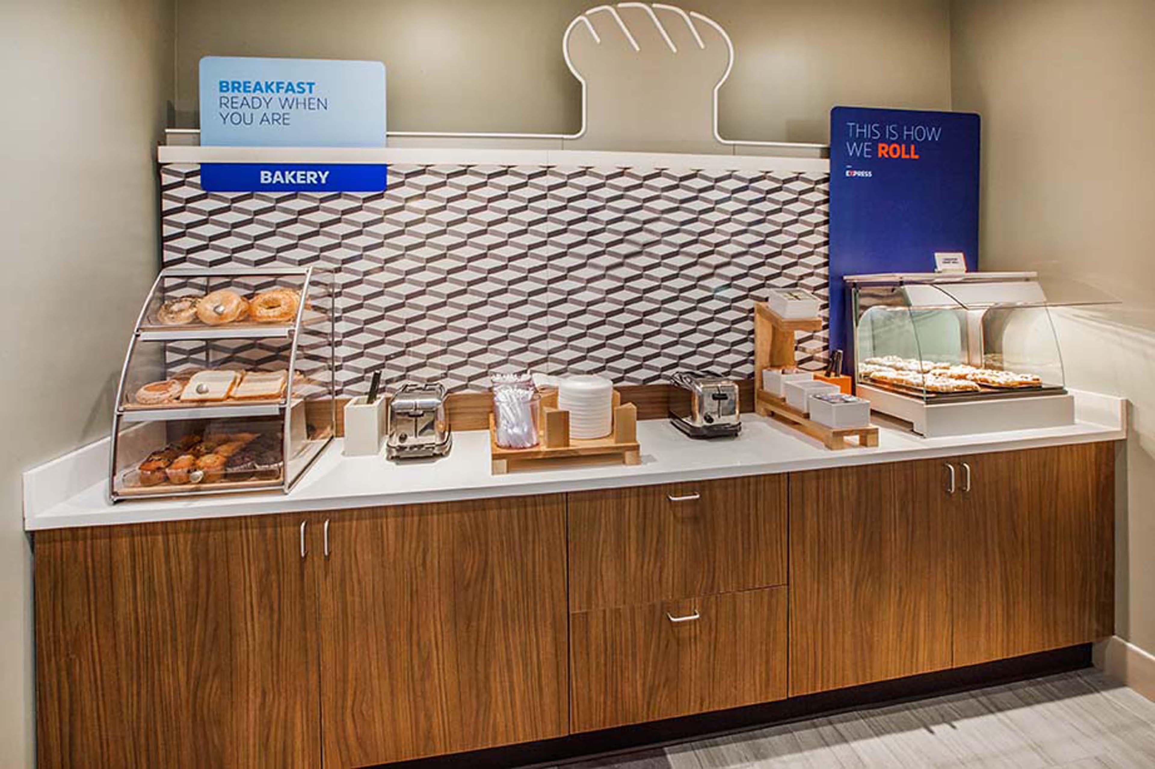 Holiday Inn Express - Mccook By Ihg Exterior foto
